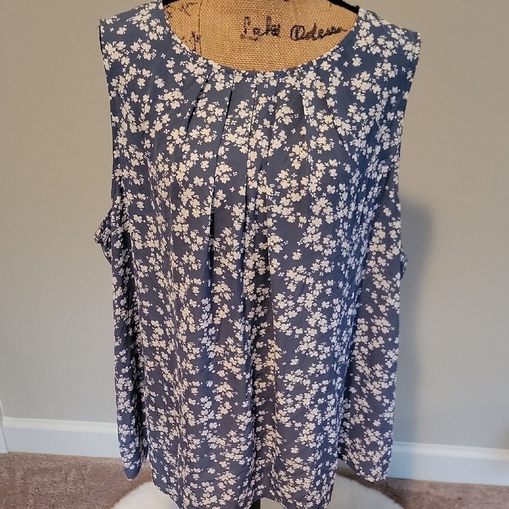 Navy Floral Sleeveless Blouse
